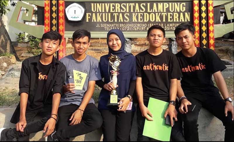 JUARA 1 DAN THE BEST GUITARIST FK UNILA