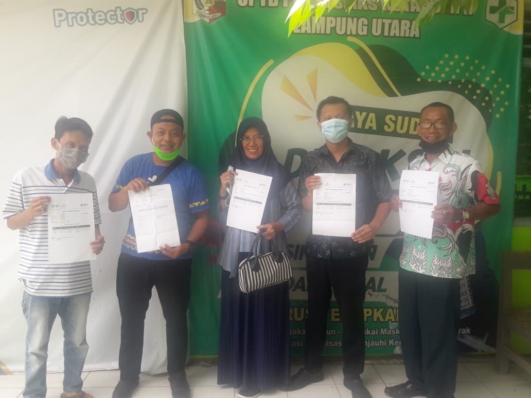 DEWAN GURU DAN STAFF TU SMAN 1 KOTABUMI MELAKSANAKAN VAKSIN COVID 19 DEWAN GURU DAN STAFF TU SMAN 1 KOTABUMI MELAKSANAKAN VAKSIN COVID 19