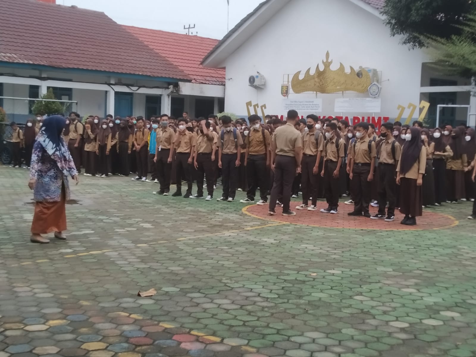 Pra MPLS, SMA Negeri 1 Kotabumi Adakan Gladi Bersih Upacara Bendera dan Sambut Siswa Baru Pra MPLS, SMA Negeri 1 Kotabumi Adakan Gladi Bersih Upacara Bendera dan Sambut Siswa Baru