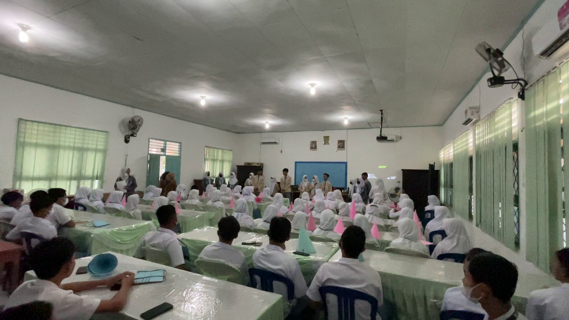 Hari Kedua MPLS, SMA Negeri 1 Kotabumi Undang Instansi Eksternal Berikan Pendampingan
