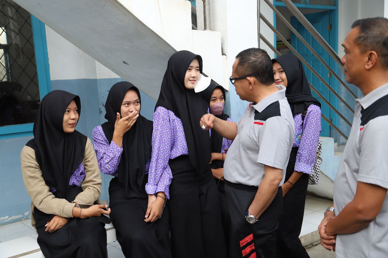 Kunjungan Kepala Dinas Pendidikan ke SMA Negeri 1 Kotabumi Kunjungan Kepala Dinas Pendidikan ke SMA Negeri 1 Kotabumi
