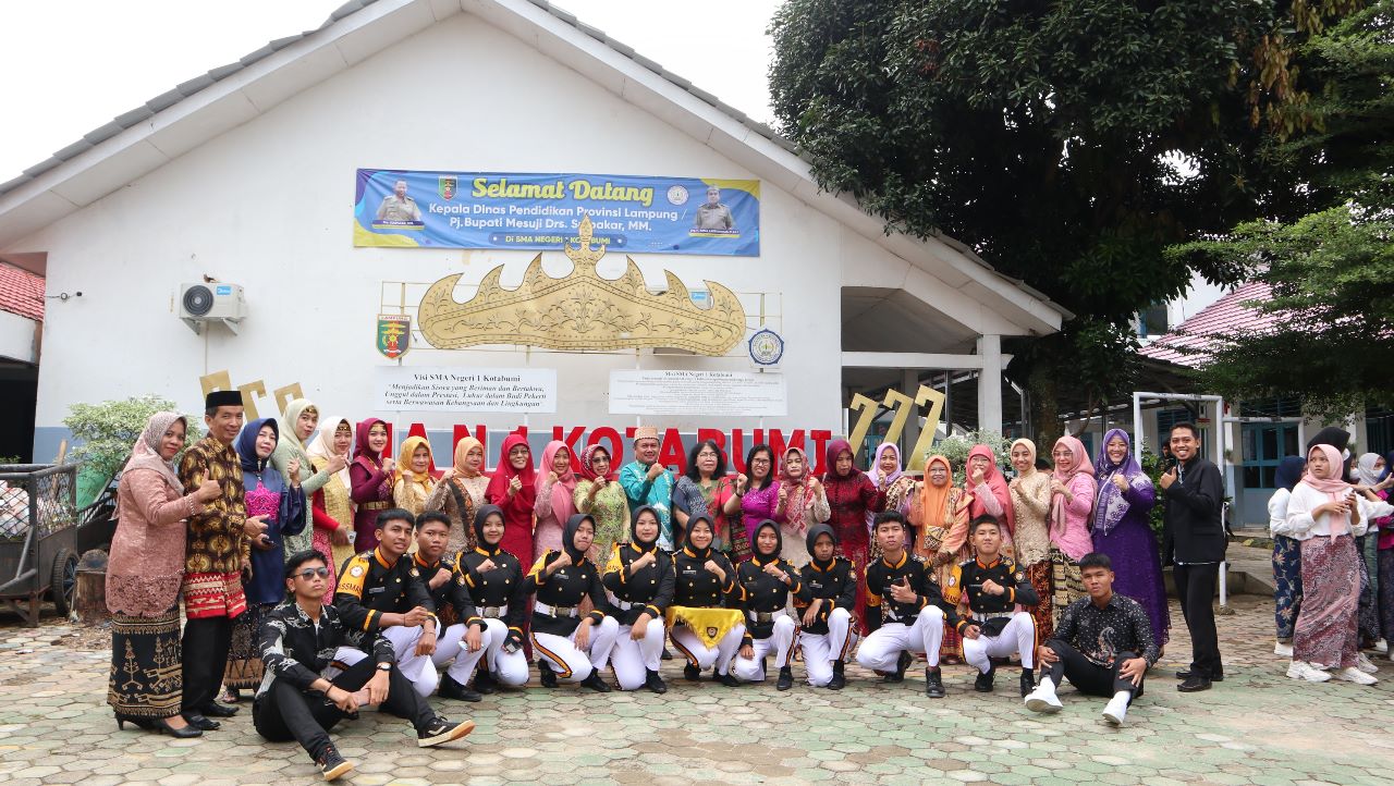 SMA Negeri 1 Kotabumi Gelar Upacara Peringatan Hari Sumpah Pemuda SMA Negeri 1 Kotabumi Gelar Upacara Peringatan Hari Sumpah Pemuda