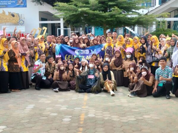 Gelar Karya P5 SMA Negeri 1 Kotabumi: Membuat Produk Dengan Konten Lokal Yang Memiliki Daya Jual Gelar Karya P5 SMA Negeri 1 Kotabumi: Membuat Produk Dengan Konten Lokal Yang Memiliki Daya Jual