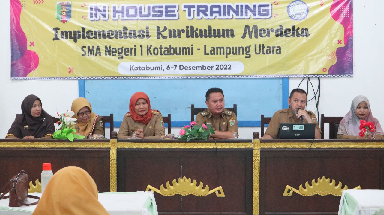 Adakan IHT Kurikulum Merdeka, SMAN 1 Kotabumi Datangkan Pemateri Profesional Adakan IHT Kurikulum Merdeka, SMAN 1 Kotabumi Datangkan Pemateri Profesional