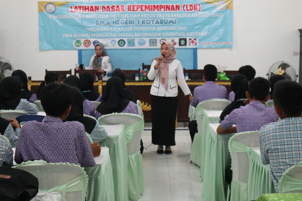 Latihan Dasar Kepemimpinan; Semangat Lahirkan Kader Pemimpim Masa Depan Berkualitas! Latihan Dasar Kepemimpinan; Semangat Lahirkan Kader Pemimpim Masa Depan Berkualitas!