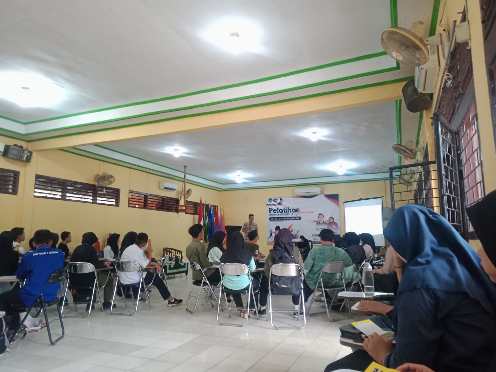 Perluas Wawasan, Ekskul Fotografi SMAN 1 Kotabumi Ikuti Pelatihan Jurnalistik Perluas Wawasan, Ekskul Fotografi SMAN 1 Kotabumi Ikuti Pelatihan Jurnalistik