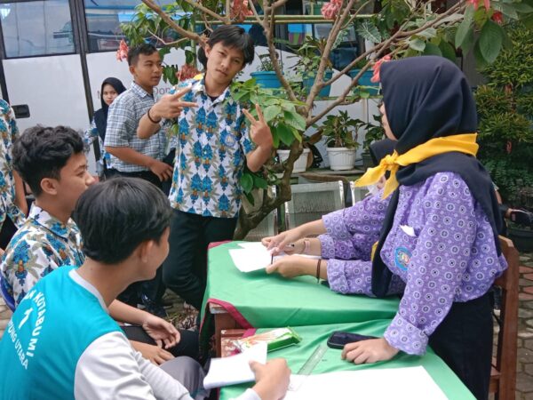 Kegiatan Donor Darah di SMAN 1 Kotabumi, Wujudkan Sikap Peduli Sesama Kegiatan Donor Darah di SMAN 1 Kotabumi, Wujudkan Sikap Peduli Sesama