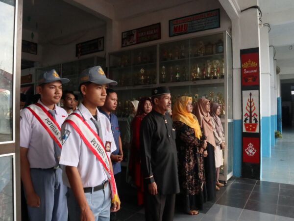 Peringati Isra Mikraj, SMAN 1 Kotabumi Adakan Upacara Bendera Dengan Pakaian Muslim dan Beragam Perlombaan Peringati Isra Mikraj, SMAN 1 Kotabumi Adakan Upacara Bendera Dengan Pakaian Muslim dan Beragam Perlombaan