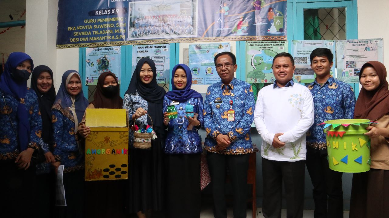 Siswa-siswi Kelas X SMAN 1 Kotabumi, Kembali Gelar Karya P5, Bertema "Sampahku Tanggung Jawabku" Siswa-siswi Kelas X SMAN 1 Kotabumi, Kembali Gelar Karya P5, Bertema "Sampahku Tanggung Jawabku"