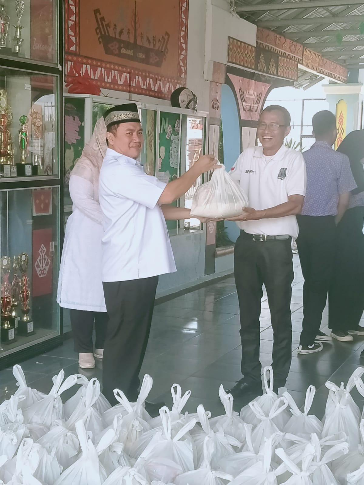 Menyemai Kebaikan di Bulan Penuh Berkah, Bakti Sosial SMAN 1 Kotabumi Untuk Sesama Menyemai Kebaikan di Bulan Penuh Berkah, Bakti Sosial SMAN 1 Kotabumi Untuk Sesama