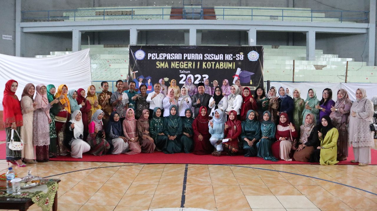 SMAN 1 Kotabumi Adakan Pelepasan dan Perpisahan Siswa Kelas XII Tahun Angkatan 2022/2023