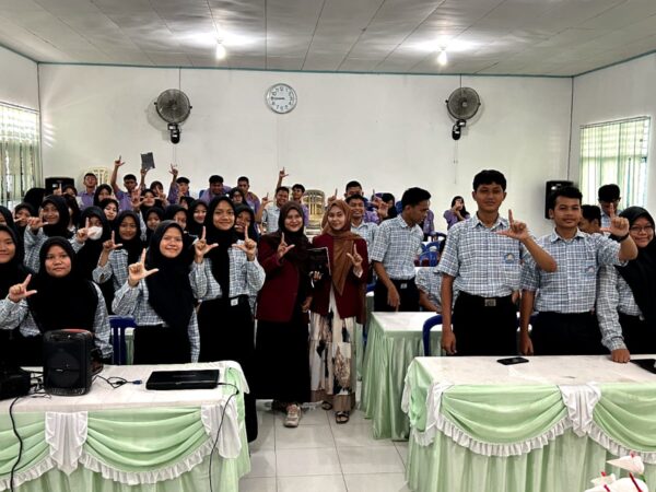 Tingkatkan Intelektual, SMAN 1 Kotabumi Adakan Bedah Buku di Sekolah