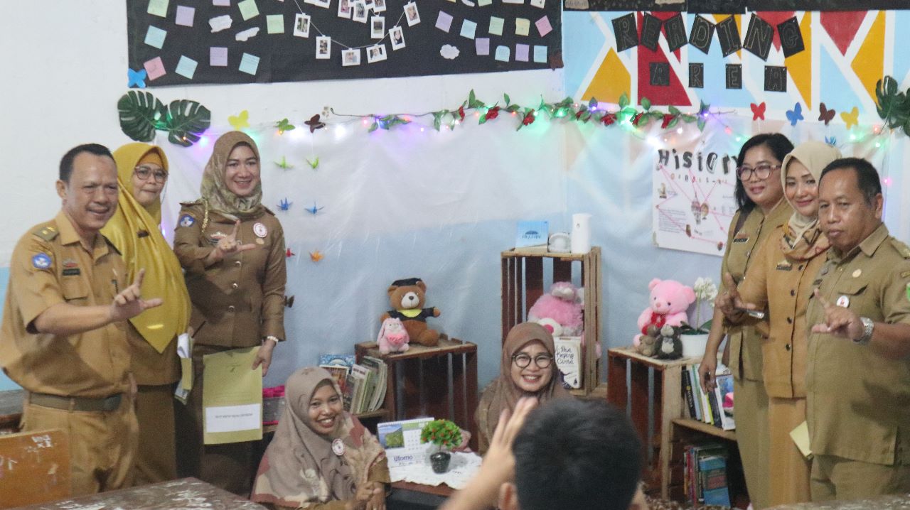 SMA Negeri 1 Kotabumi Sukses Menyambut Tim Penilai Lomba Gerakan Literasi Sekolah SMA Negeri 1 Kotabumi Sukses Menyambut Tim Penilai Lomba Gerakan Literasi Sekolah