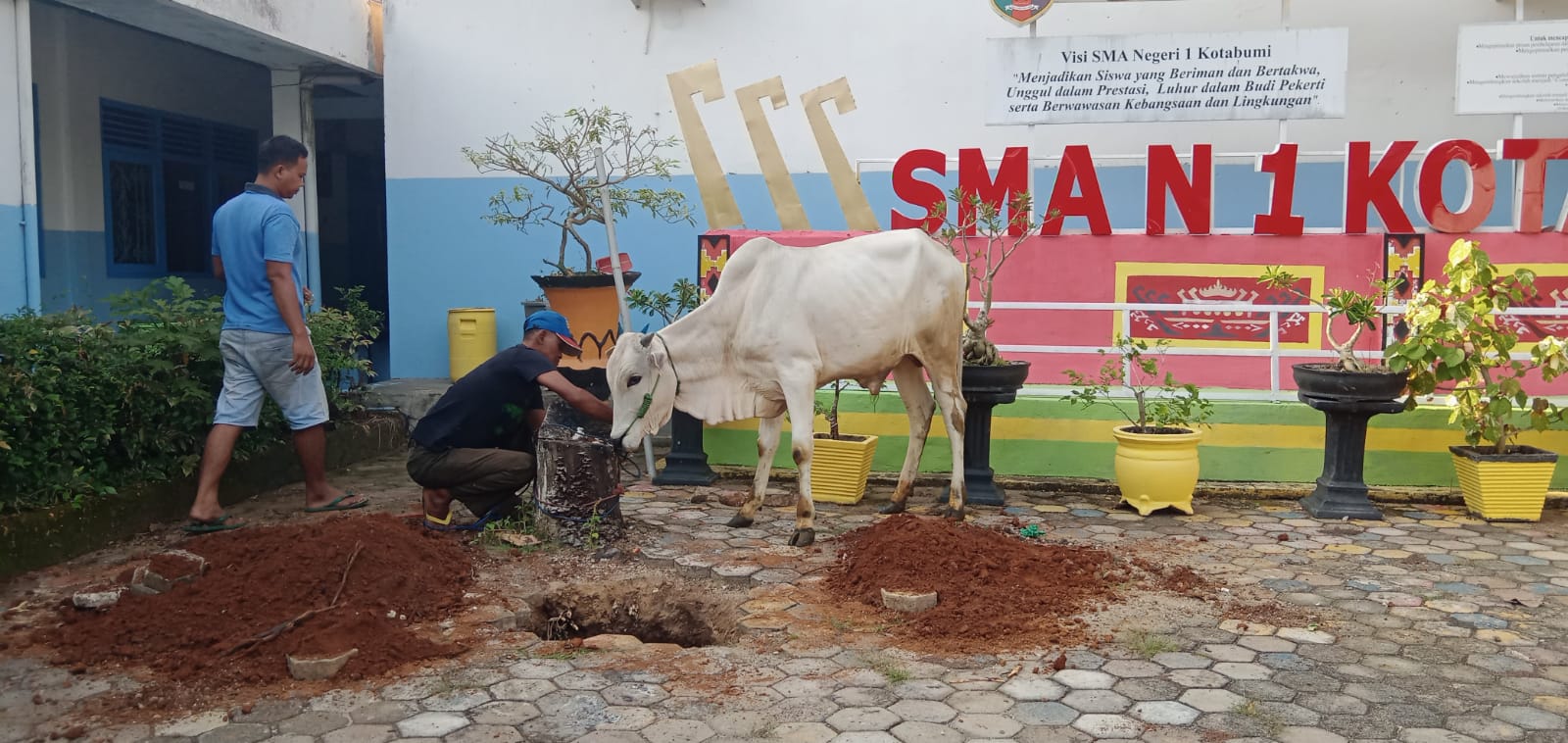 SMAN 1 Kotabumi Menggelar Pelatihan Penyembelihan dalam Rangka Hari Raya Iduladha 1444 H