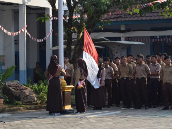 Peringati Hari Pramuka Ke-62, SMAN 1 Kotabumi Laksanakan Upacara Bendera Peringati Hari Pramuka Ke-62, SMAN 1 Kotabumi Laksanakan Upacara Bendera