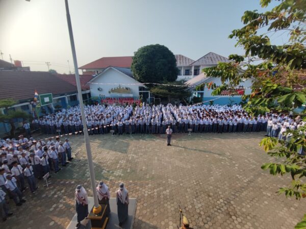 SMA Negeri 1 Kotabumi Rayakan Upacara Bendera dan Sambut Siswa Pengibar Bendera HUT RI ke-78 SMA Negeri 1 Kotabumi Rayakan Upacara Bendera dan Sambut Siswa Pengibar Bendera HUT RI ke-78