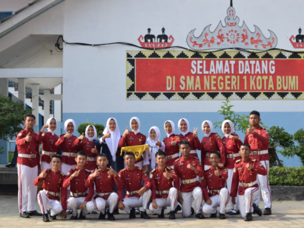 Paski SMAN 1 Kotabumi Menjadi Kebanggaan Sekolah dalam Lomba Gerak Jalan Memperingati HUT RI ke-78