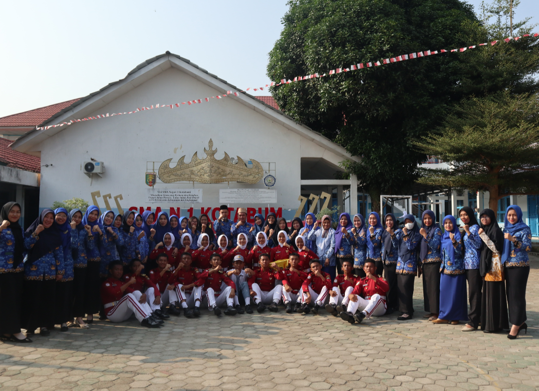 SMAN 1 Kotabumi Memperingati HUT RI ke-78 dengan Khidmat Melalui Upacara Bendera