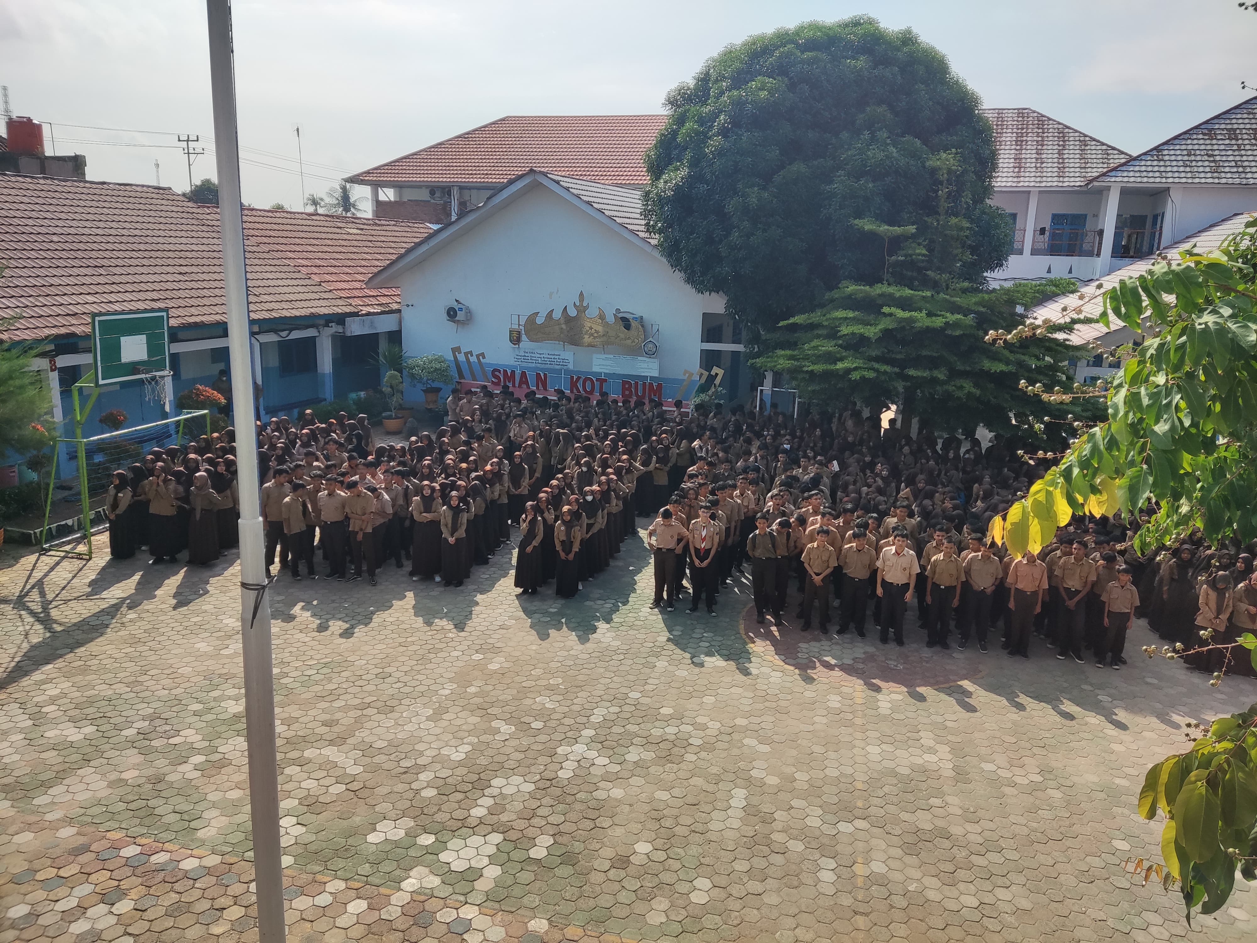 Seluruh Keluarga Besar SMA Negeri 1 Kotabumi Adakan Doa Bersama untuk Mengenang Almarhum Bapak H. Nurul Huda, M.Pd