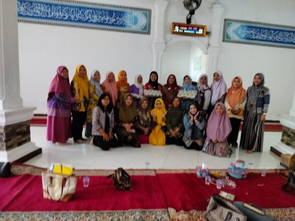 Pertemuan Dharma Wanita SMA Negeri 1 Kotabumi: Menyatu dalam Kebajikan dan Keakraban Pertemuan Dharma Wanita SMA Negeri 1 Kotabumi: Menyatu dalam Kebajikan dan Keakraban