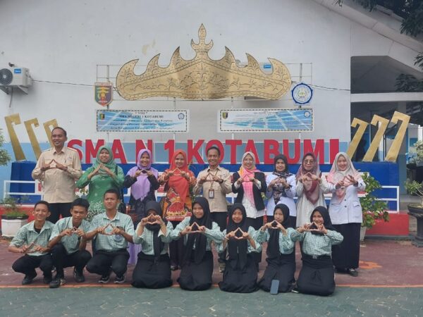 SMA Negeri 1 Kotabumi Sambut Kunjungan Tim BKKBN Propinsi untuk Persiapan Lomba SSK Nasional SMA Negeri 1 Kotabumi Sambut Kunjungan Tim BKKBN Propinsi untuk Persiapan Lomba SSK Nasional