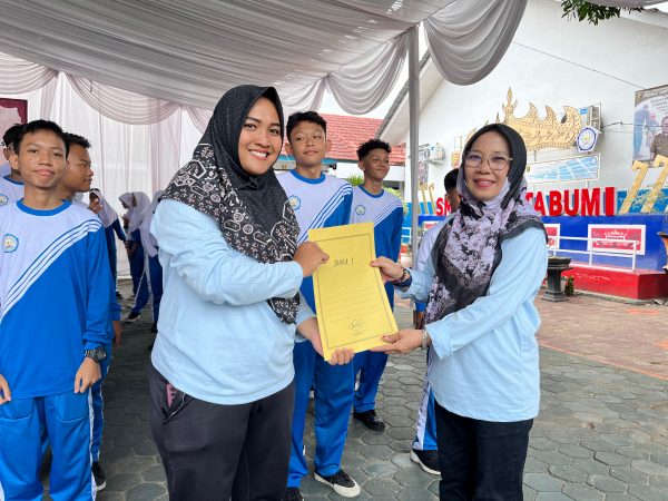 Senam Antar Kelas 10 Tandai Hari Pertama Panen Karya P5 di SMA Negeri 1 Kotabumi Senam Antar Kelas 10 Tandai Hari Pertama Panen Karya P5 di SMA Negeri 1 Kotabumi