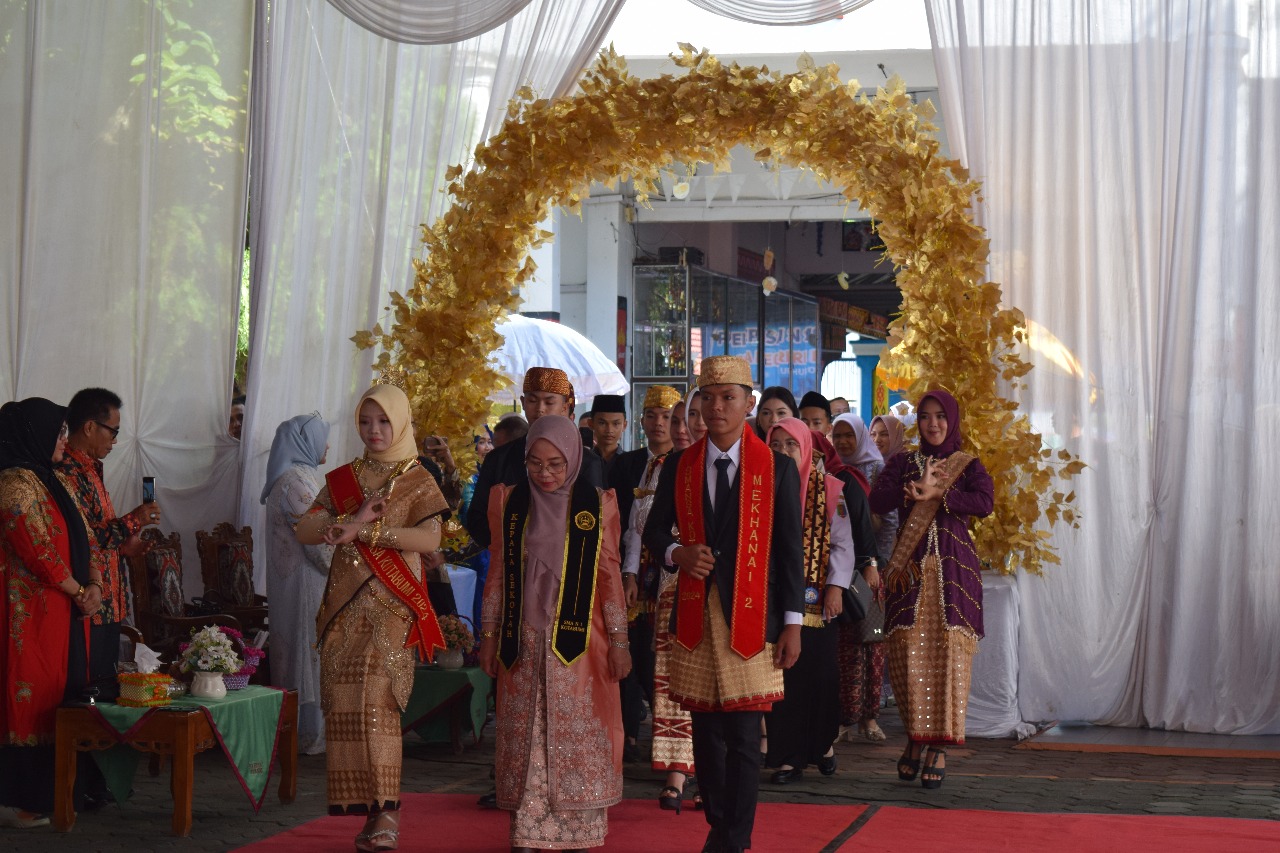 SMA Negeri 1 Kotabumi Gelar Acara Purna Siswa Kelas XII Angkatan ke-60 Tahun Ajaran 2024/2025 SMA Negeri 1 Kotabumi Gelar Acara Purna Siswa Kelas XII Angkatan ke-60 Tahun Ajaran 2024/2025
