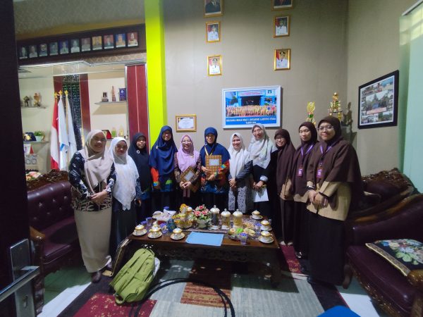 SMA Negeri 1 Kotabumi Jalin Kerja Sama dengan Yayasan Ash-Shohwah, Sekaligus Rayakan Hari Jadi ke-62